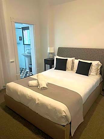 One-Bedroom Deluxe Apartment