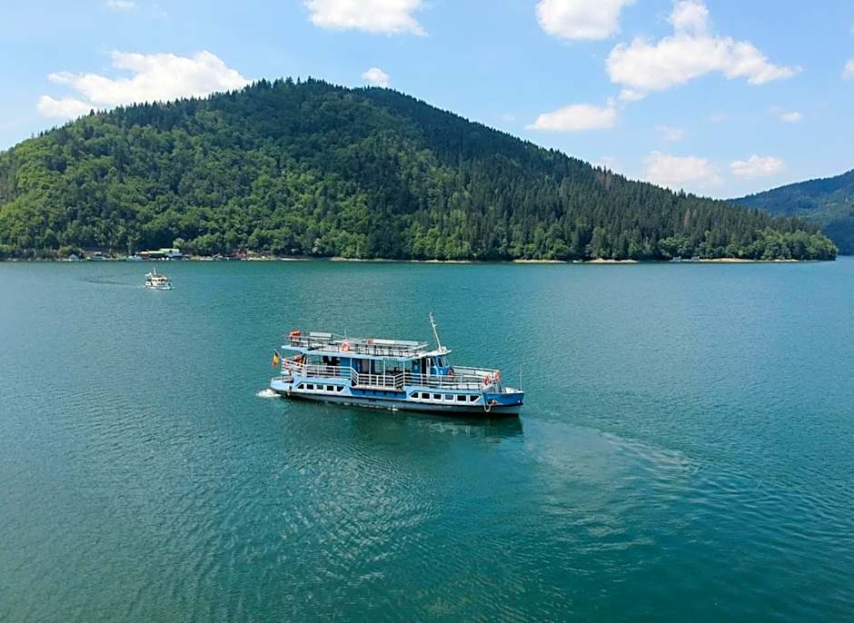 Hotel Plutitor Lebăda