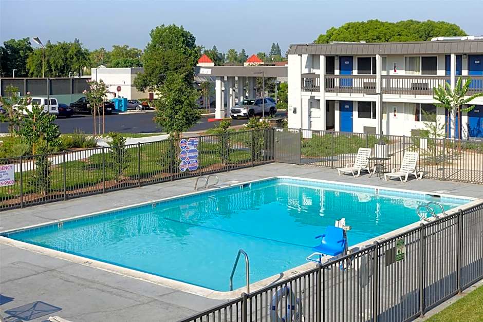 Motel 6-Claremont, CA
