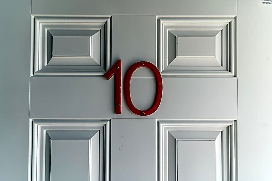 Boardwalk Hotel Charlee & Apartments Beach Hotel Oceanfront