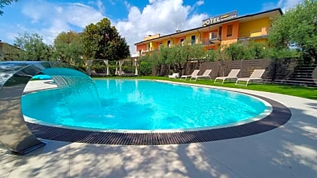 Hotel Confine