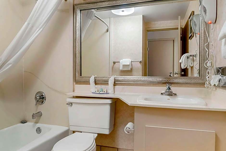 Quality Inn & Suites Monroe
