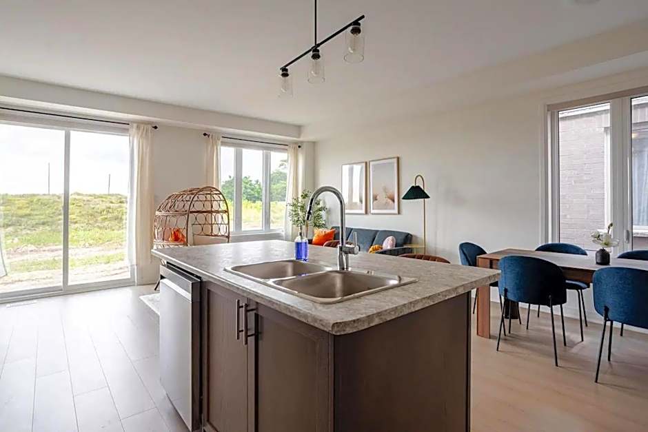 Stylish 4br Fast Wifi Sleeps 10