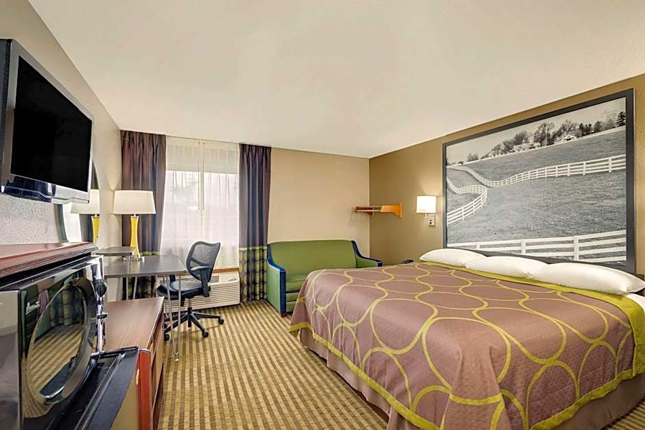 Super 8 by Wyndham Lexington/Hamburg Area