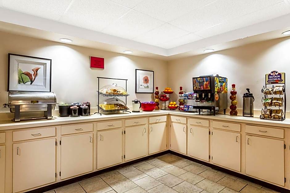 Ramada by Wyndham Luling