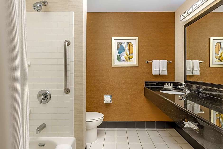 Fairfield Inn & Suites by Marriott Peoria East