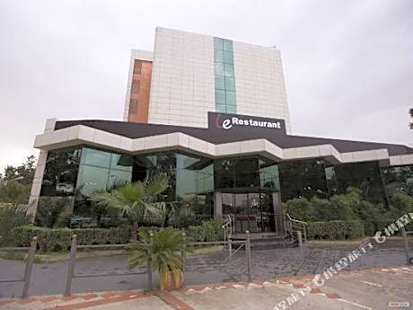 Jardy Hotel & Suites