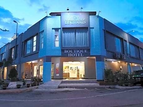 PI Grand Hotel