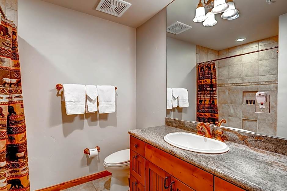 Bachelor Gulch Village