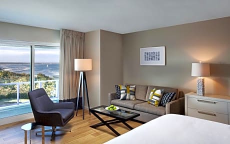 Ocean Front King Bed