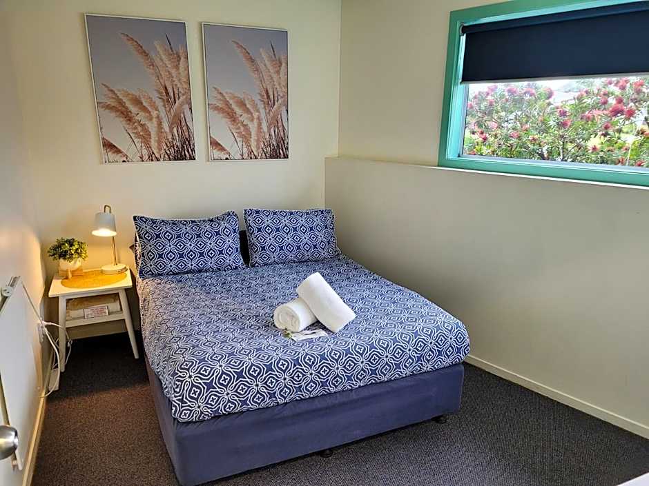 Pacific Coast Lodge and Backpackers