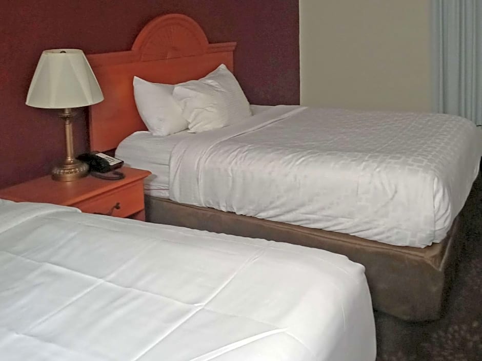 Clarion Pointe Evansville North