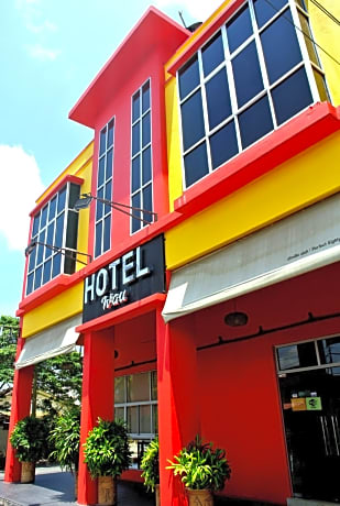 Wau Hotel