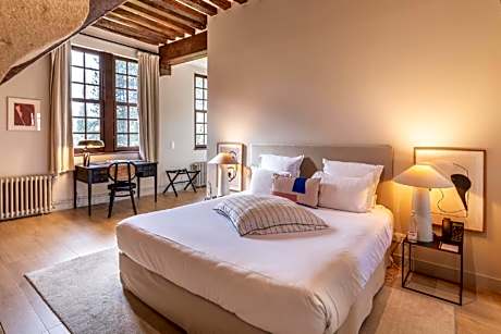 Deluxe Manoir Suite - Spa Access Not Included in the Rate