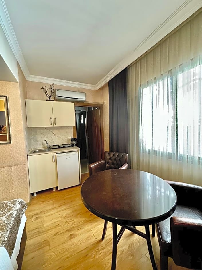 Lucid Hotel