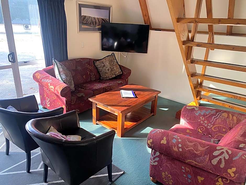 Mountain Chalets Motel