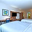 Holiday Inn Express Hotel & Suites Woodbridge By IHG