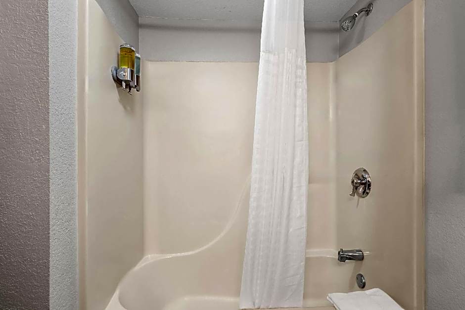 Days Inn by Wyndham Hillsdale