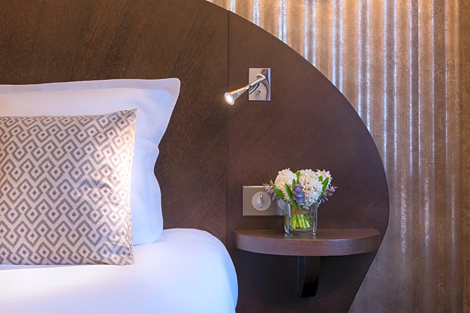 Hotel de Neuve by Happyculture