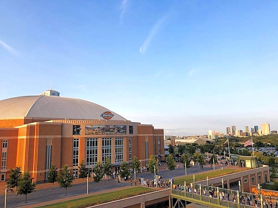 Holiday Inn Express & Suites Burleson/Ft. Worth By IHG