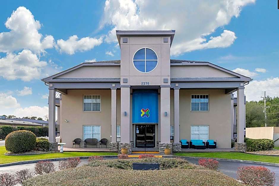 Econo Lodge At The University
