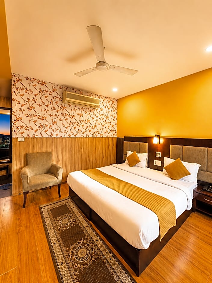 Royal Palm - Hotel Near Udaipur Railway Station
