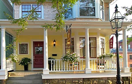 Almondy Inn Bed & Breakfast