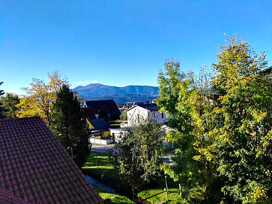 Ferienwohnungen und Zimmer Yassi