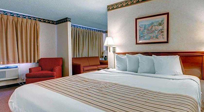 Econo Lodge Inn & Suites El Paso