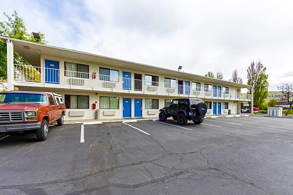 Motel 6-Klamath Falls, OR