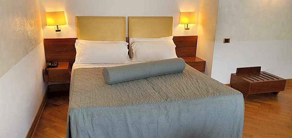 Photo 1 of 4 of Triple Room