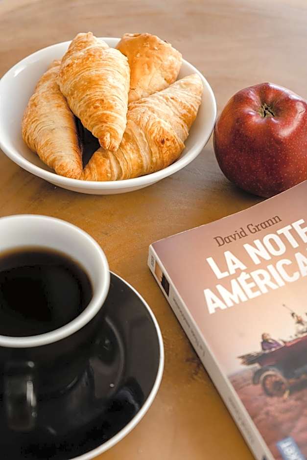 Melidron Hotel & Suites