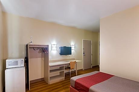 1 Queen Bed | Non-Smoking, Micfridge
