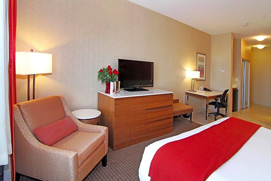 Holiday Inn Express and Suites Calgary University By IHG
