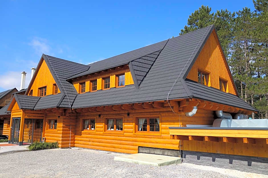 Drevenica pod smrekom