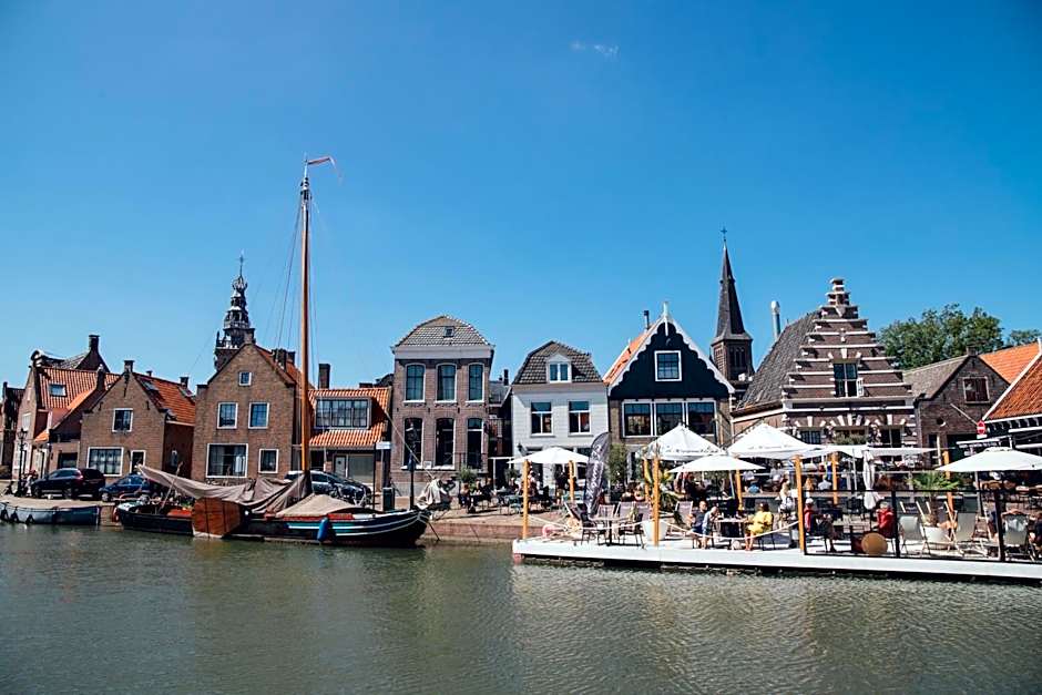 Harbour Suites Boutique Hotel