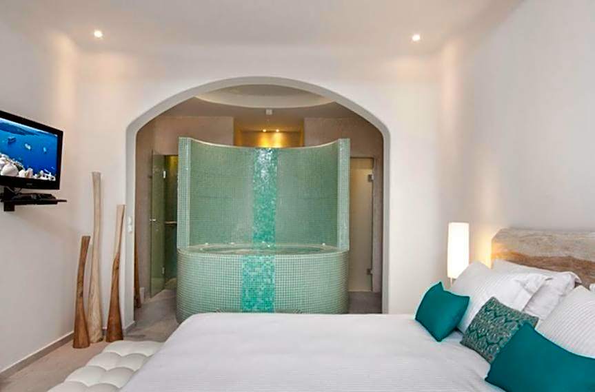 Allure Suites
