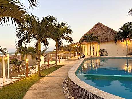 Hotel Lunazul In Costa Esmeralda