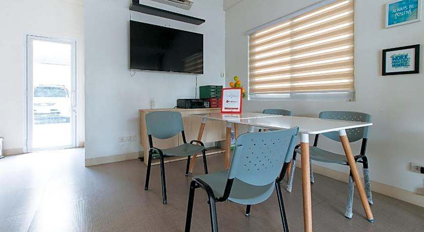 RedDoorz Plus @ Alpina Heights Paranaque