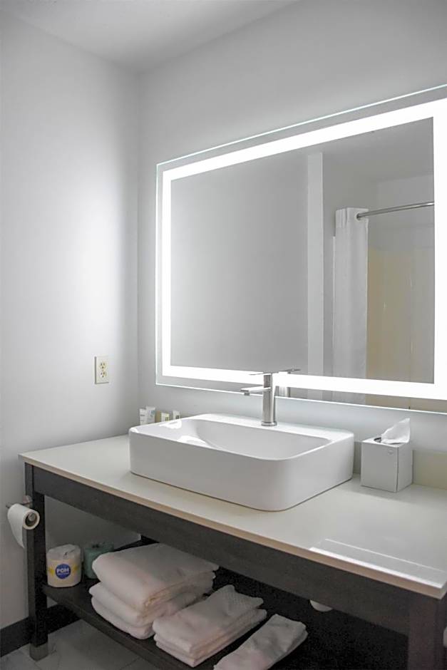 Country Inn & Suites by Radisson, Bloomington-Normal West, IL