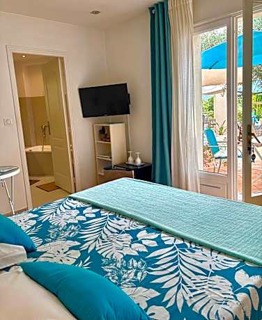 Double Room with Pool View