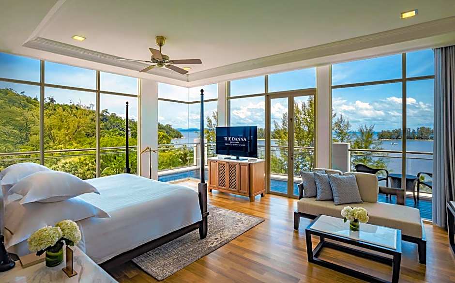 Photo 1 of 5 of Duchess, Corner, Sea View