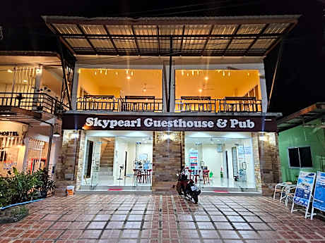 SKYPEARL Guesthouse & Pub
