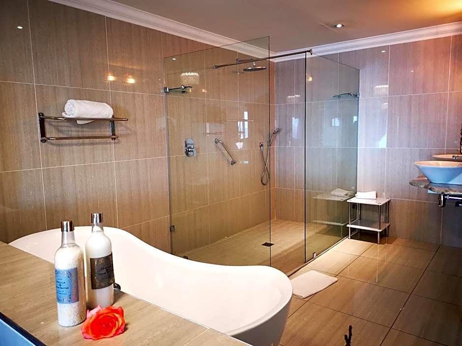 Misty Waves Boutique Hotel