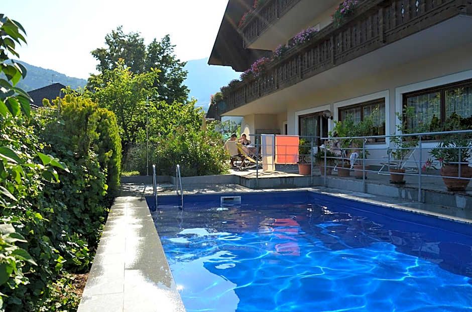 Bed&Breakfast Pension Hilpold