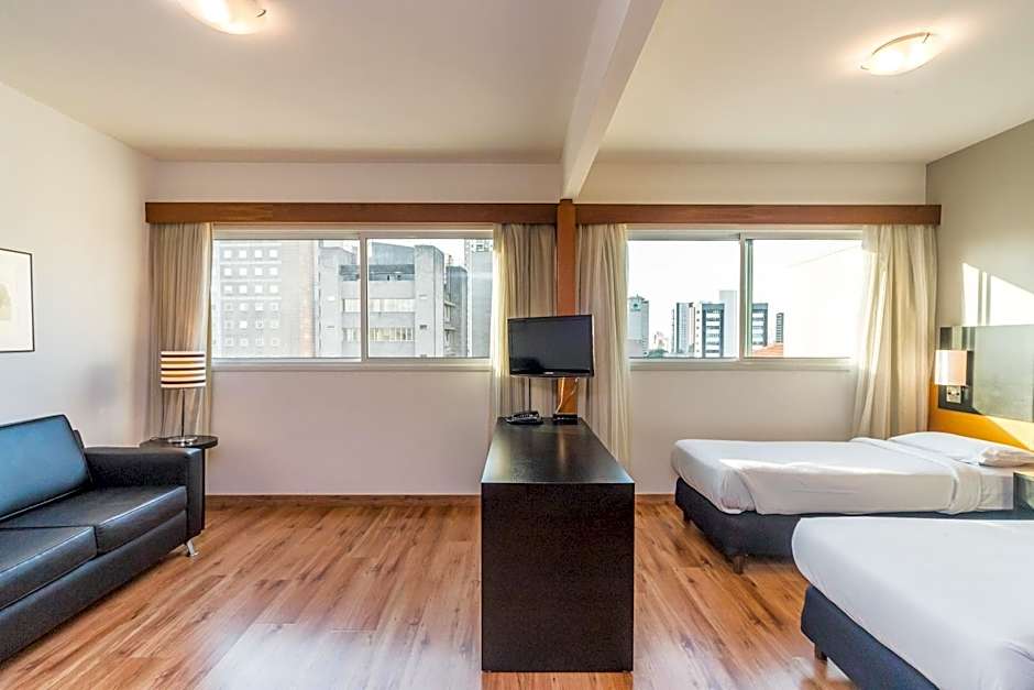 Paraiso Suites by Charlie