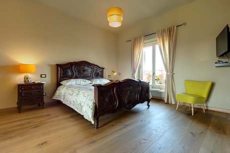 Junior Suite with Garden View