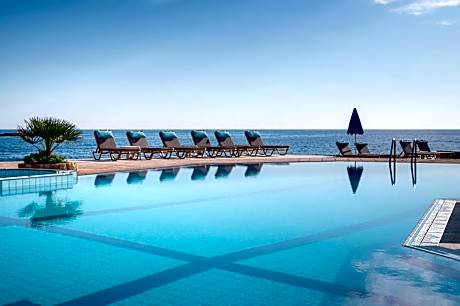 Pyrgos Beach Hotel Apartments