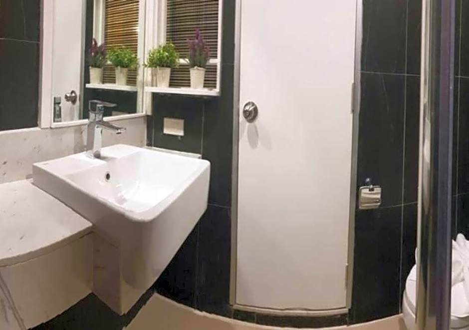 Vinary Hotel Sukhumvit - SHA EXTRA Plus