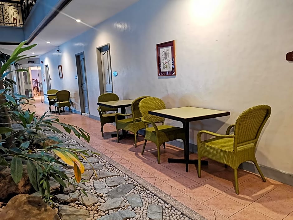 Casa Leticia Business Inn